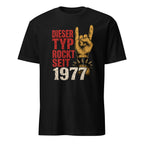 Schwarzes Rock T-Shirt mit Rock-Hand-Zeichen und Jahrgang 1977 Design
