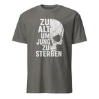 Schwarzes Totenkopf T-Shirt mit deutschem Vintage Rock Text und Skull Design
