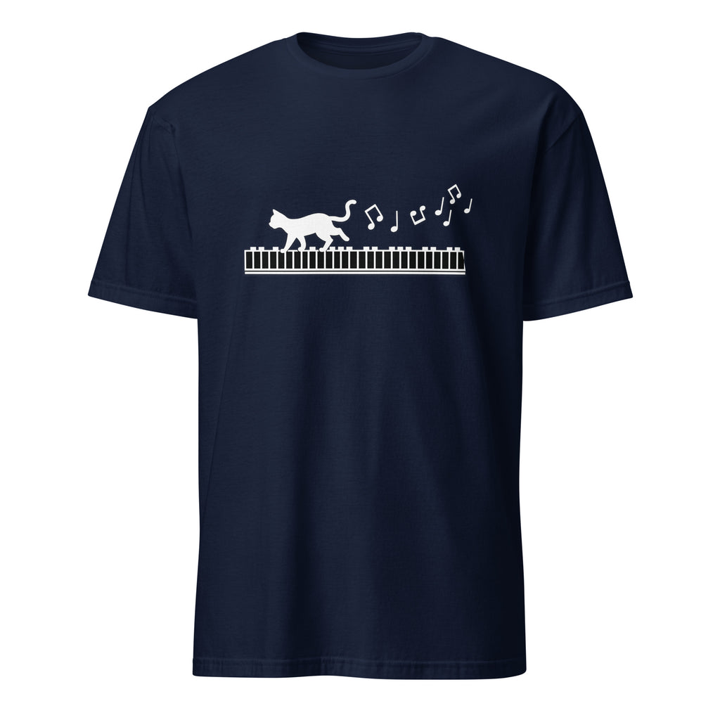 T-Shirt mit weißer Katze auf Klaviertasten und Notenmotiv
